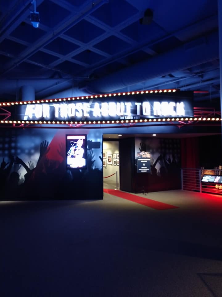 54256262_10161789933790195_1768108344930729984_n