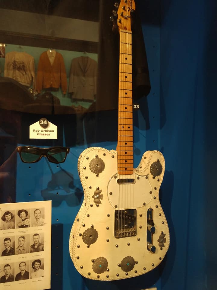 54519990_10161789935515195_6488254704332570624_n