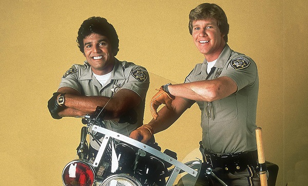 ERIK ESTRADA & LARRY WILCOX CHIPS (1977)