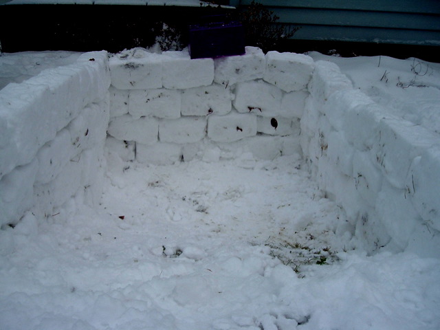 a-look-inside-snow-house-foundation-by-rofltosh
