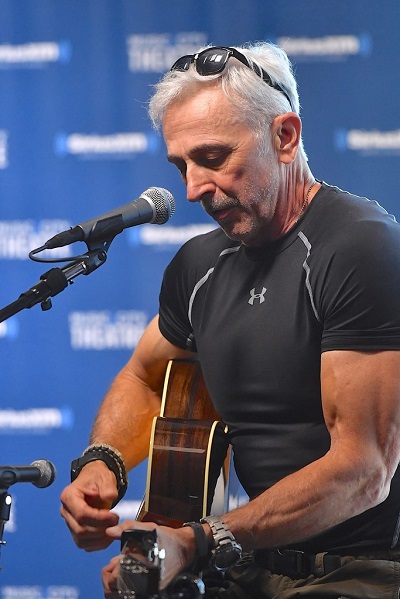 Aaron+Tippin+Performs+Live+SiriusXM+Prime+F2-4UjTxQlUx